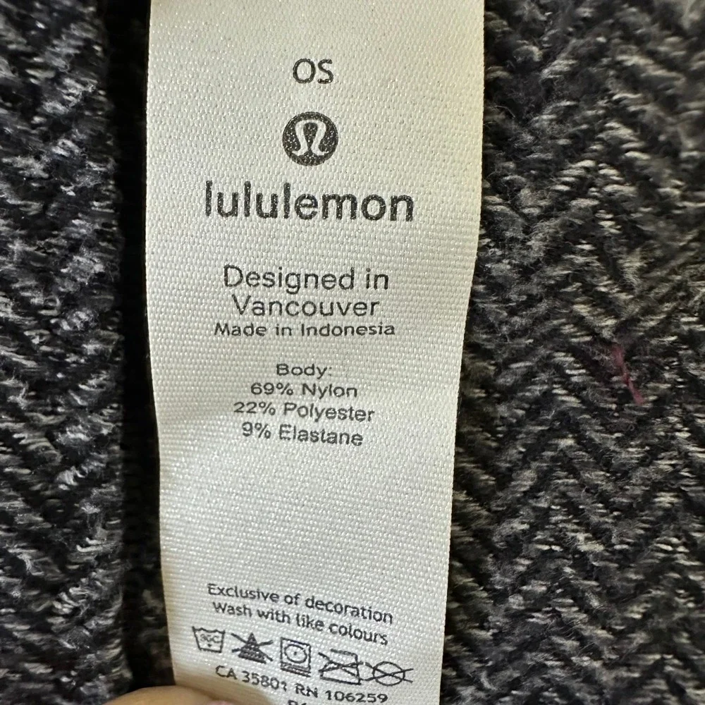Lululemon Vinyasa Scarf Womens OS Black Herringbone Snap Wrap Infinity Athletic